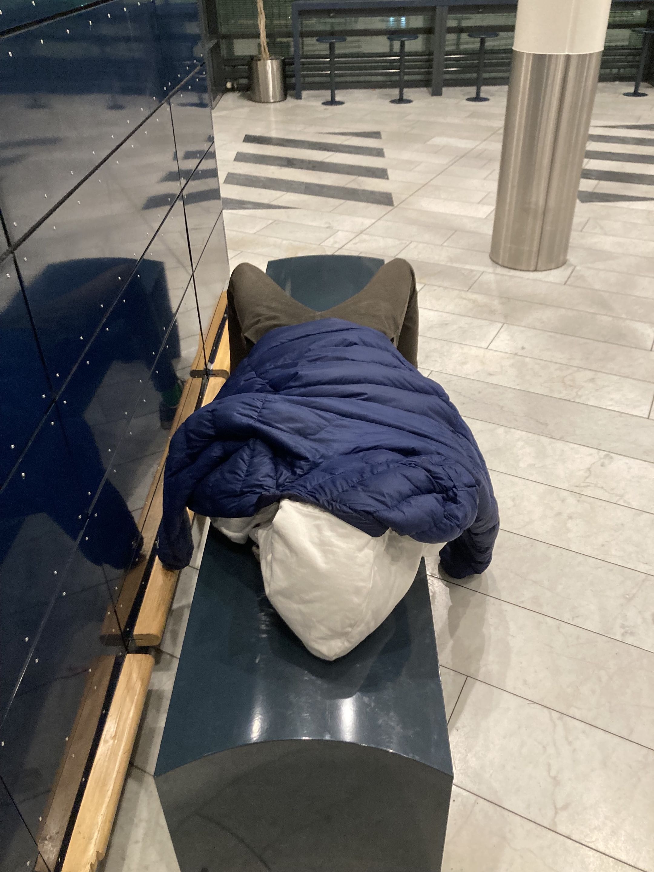 Ayaan övar på att sova inför olympiaden 🥶