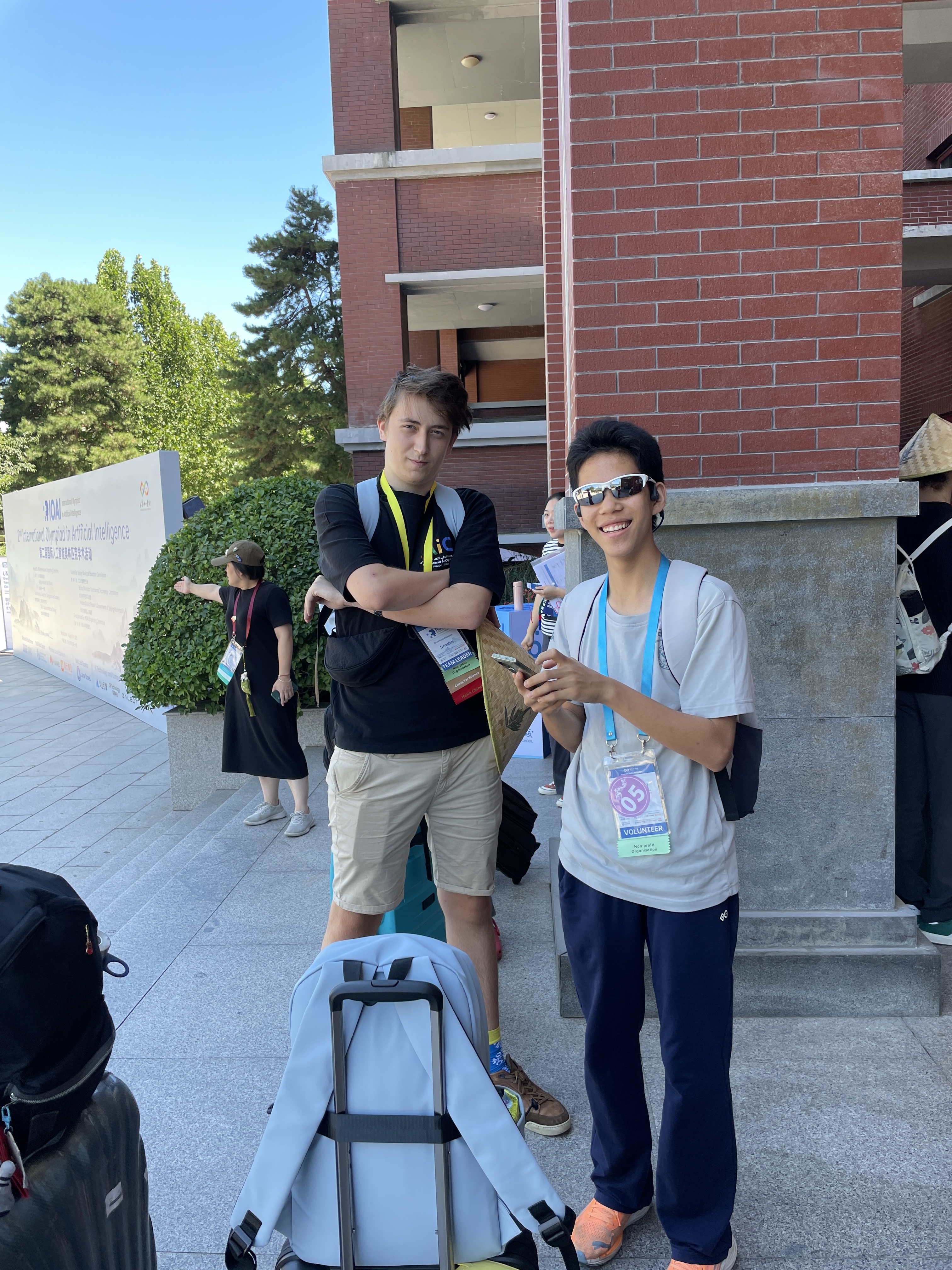Arvid och Joe på avfärdsdagen