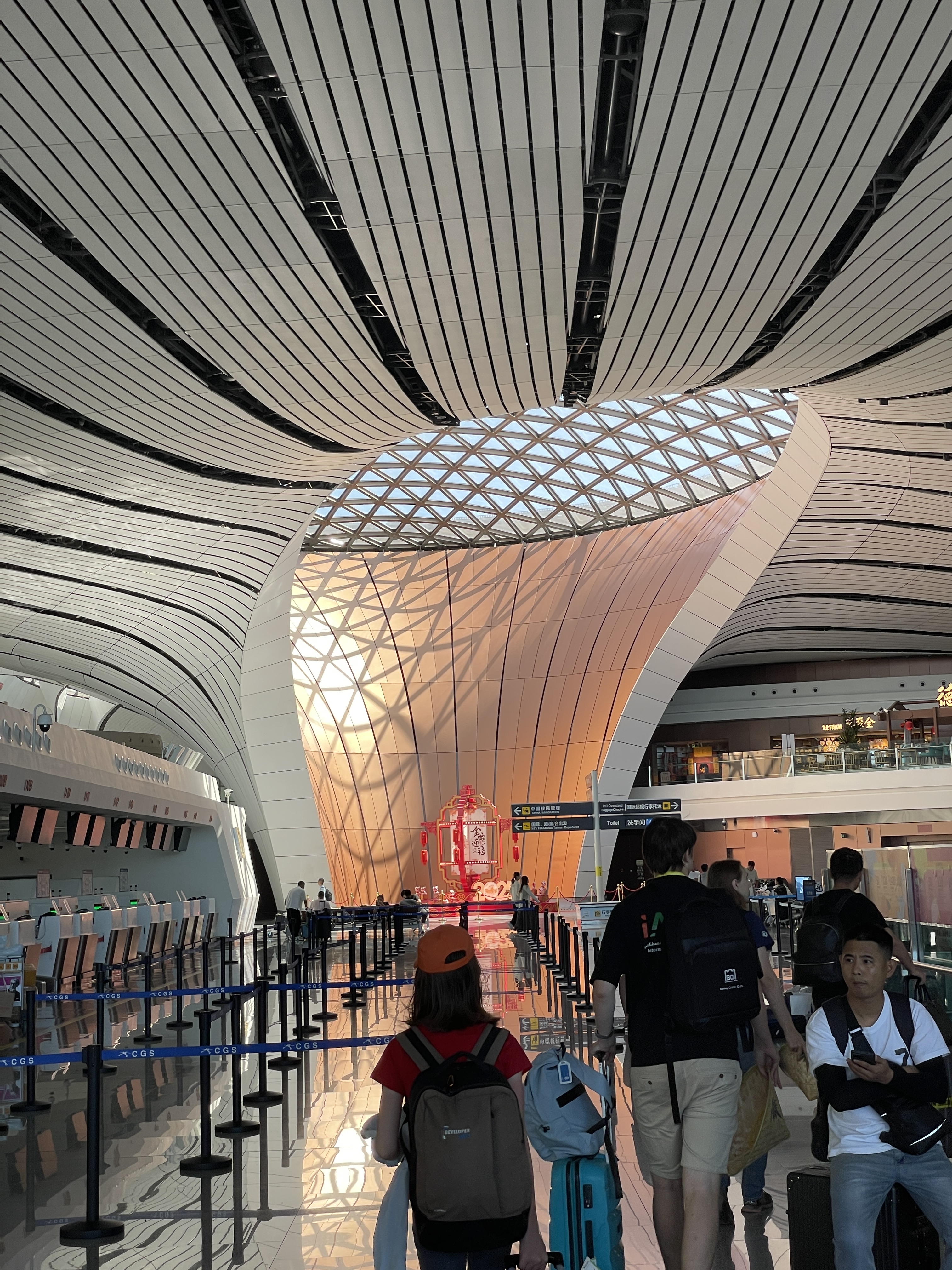Vid check-in på Daxing International Airport